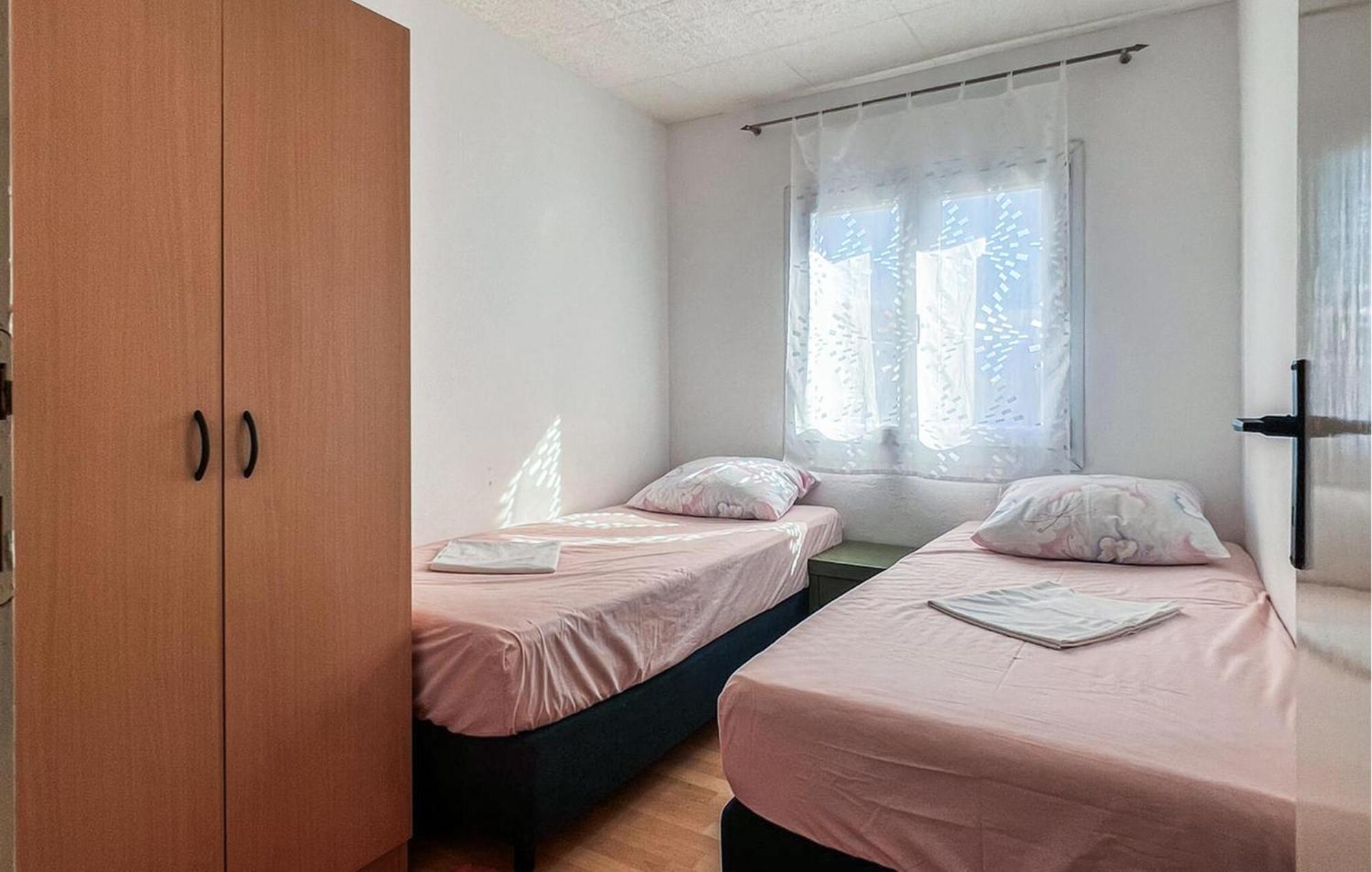 Beautiful Apartment In Vir With Wifi Exterior foto
